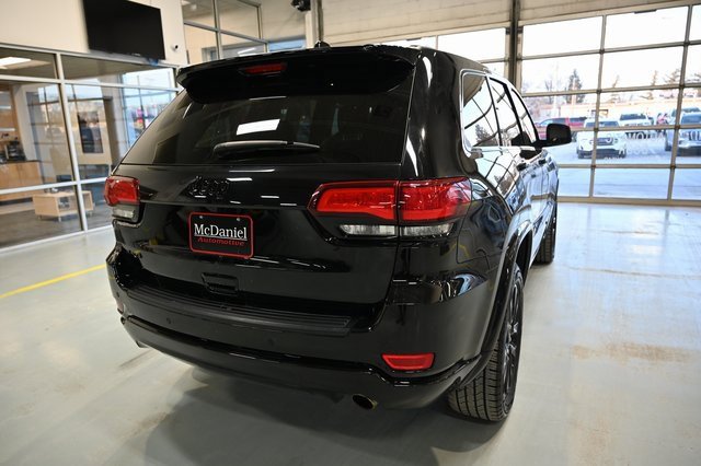 Used 2022 Jeep Grand Cherokee Laredo X image 5