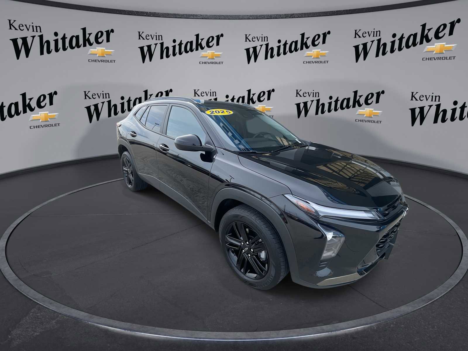 Used 2025 Chevrolet Trax ACTIV w/ Driver Confidence Package image 2