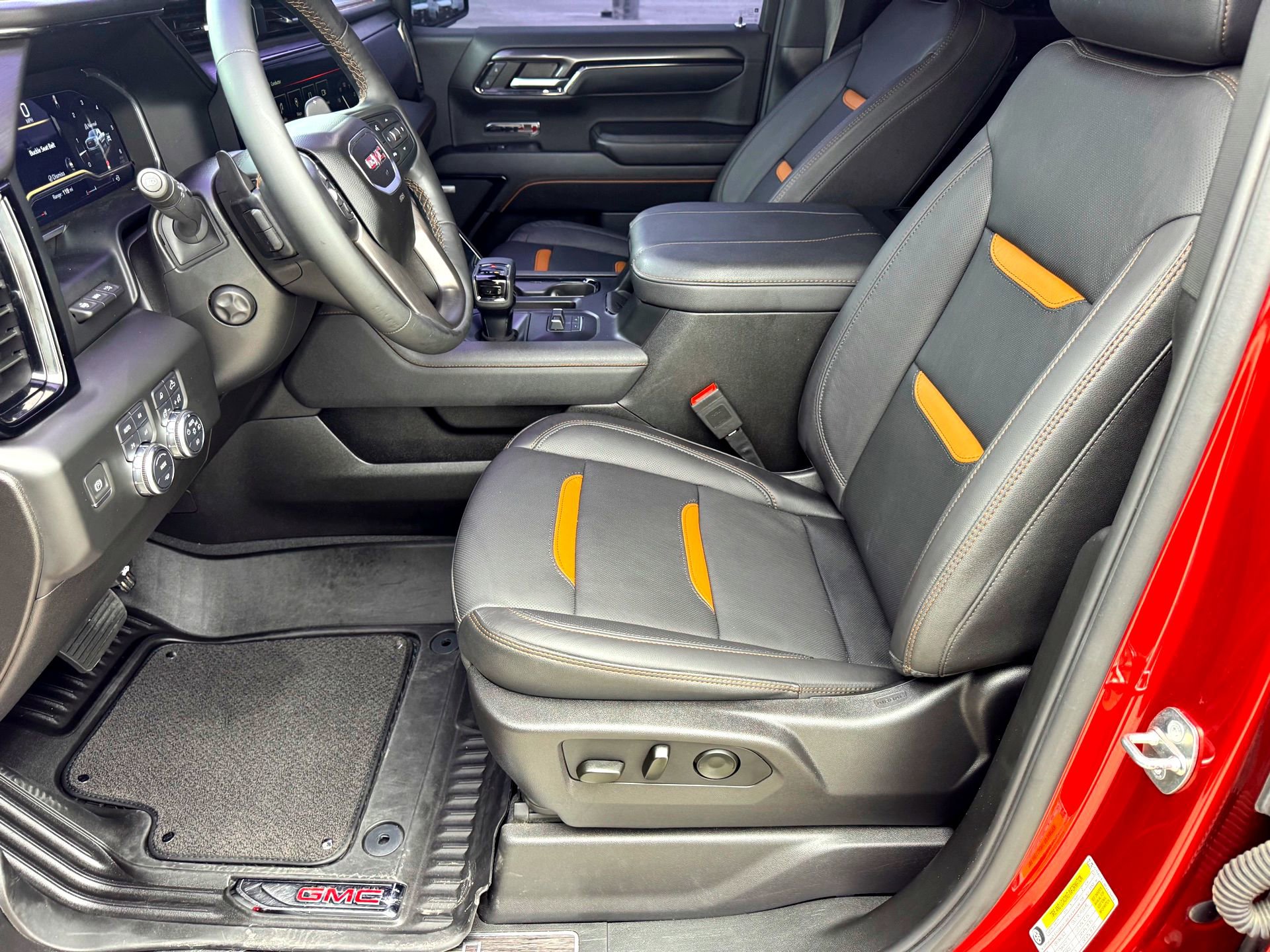Used 2024 GMC Sierra 1500 AT4 w/ Technology Package AWD/4WD image 13