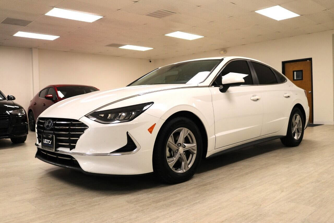 Used 2021 Hyundai Sonata SE image 2