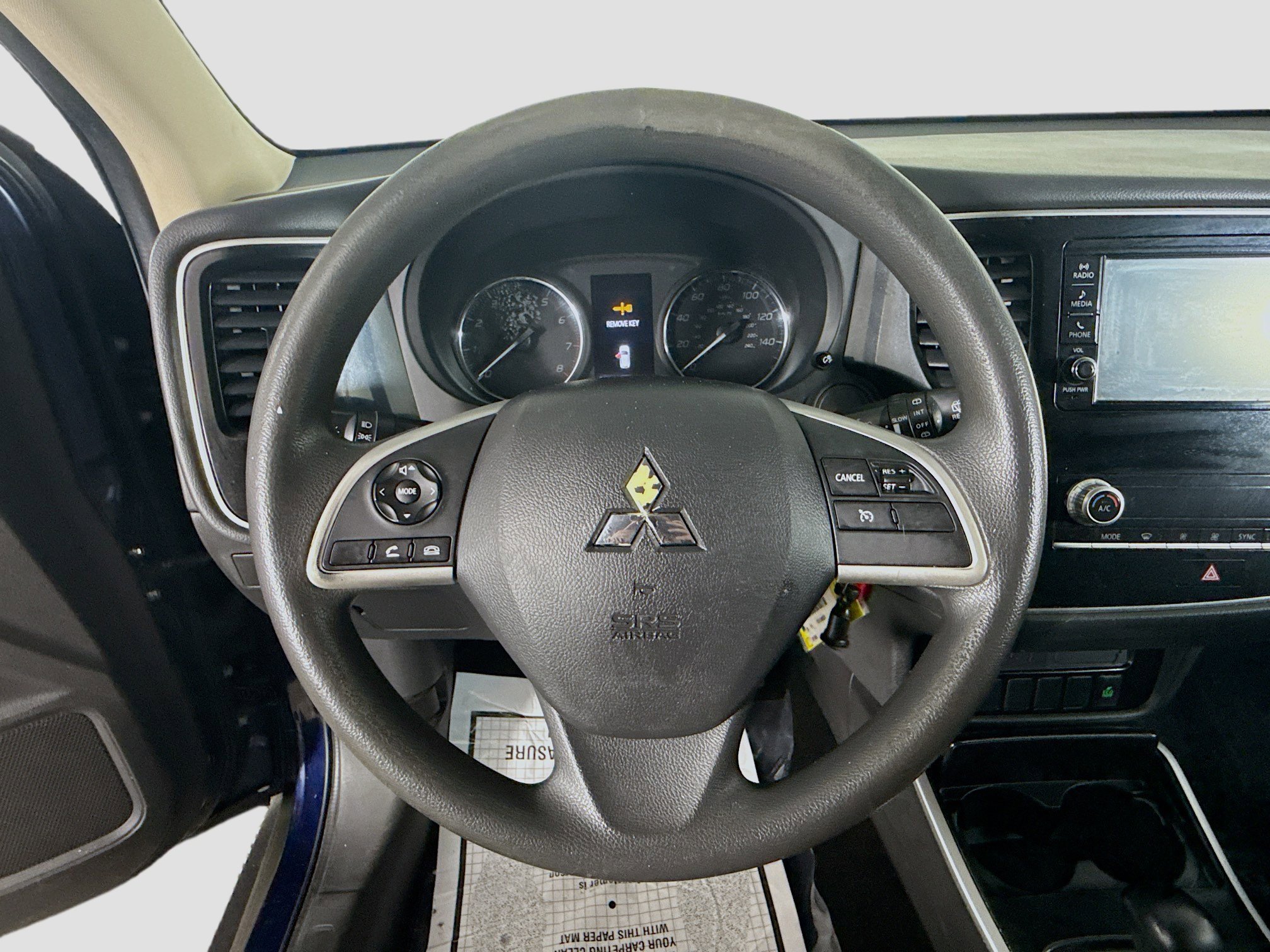 Used 2020 Mitsubishi Outlander ES FWD image 13