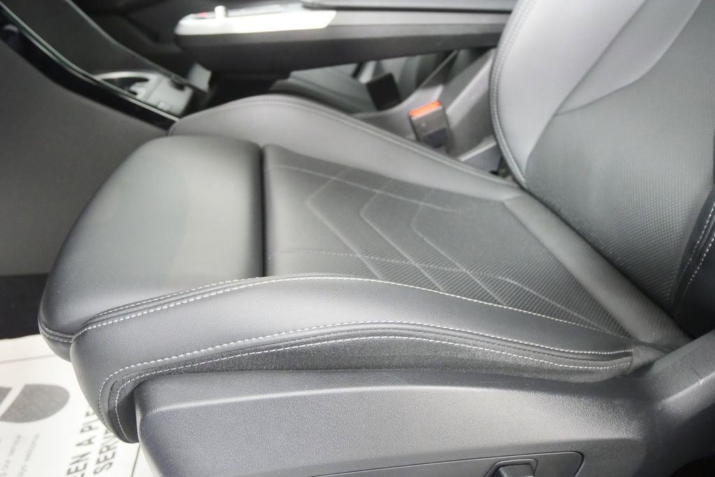 Certified 2025 BMW X2 xDrive28i AWD/4WD image 9