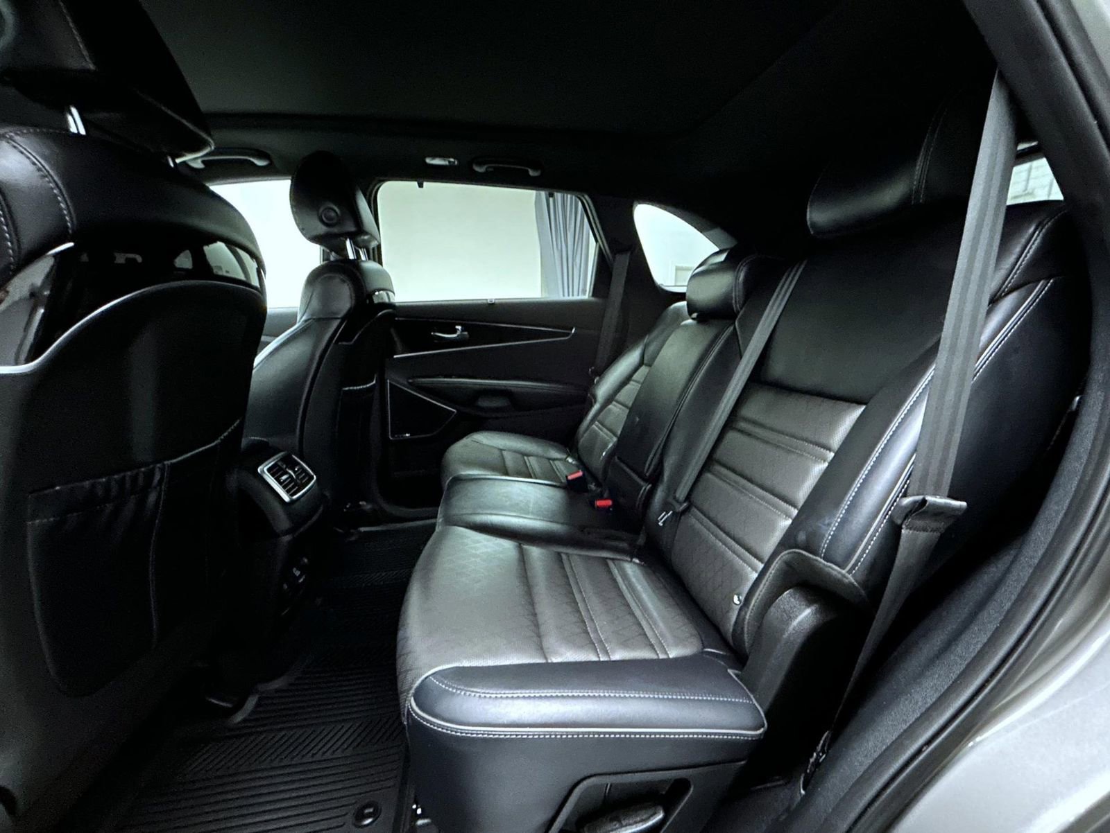 Used 2019 Kia Sorento SX image 21