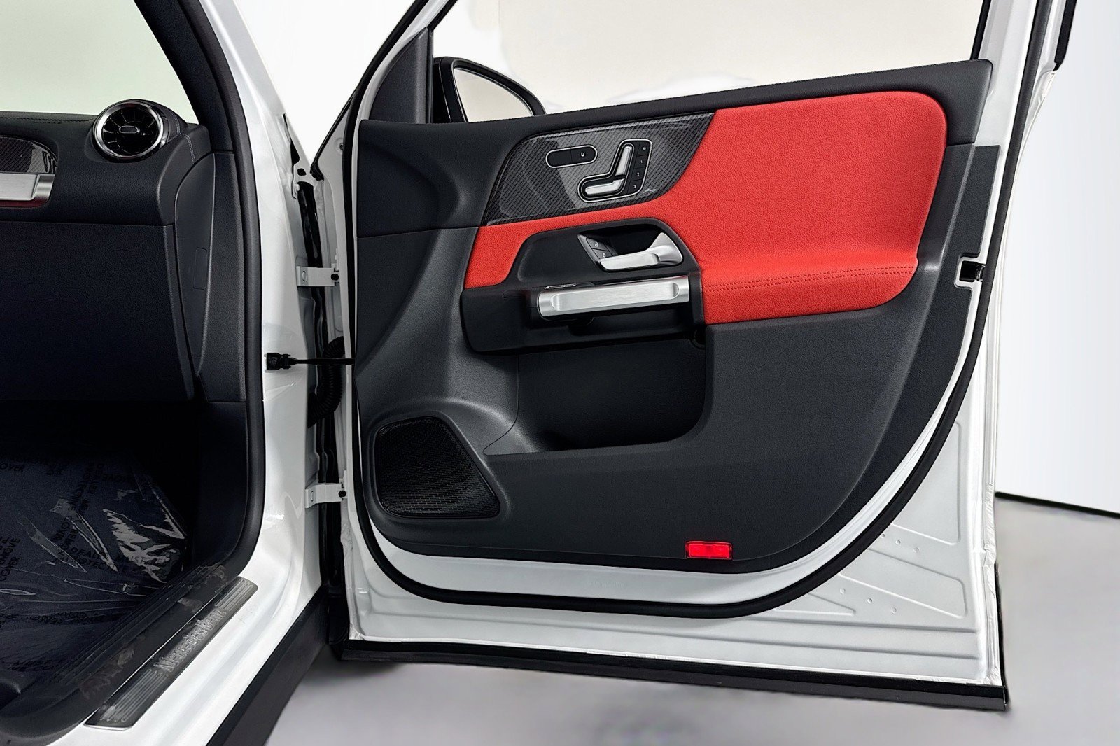 New 2026 Mercedes-Benz GLB 250 image 23