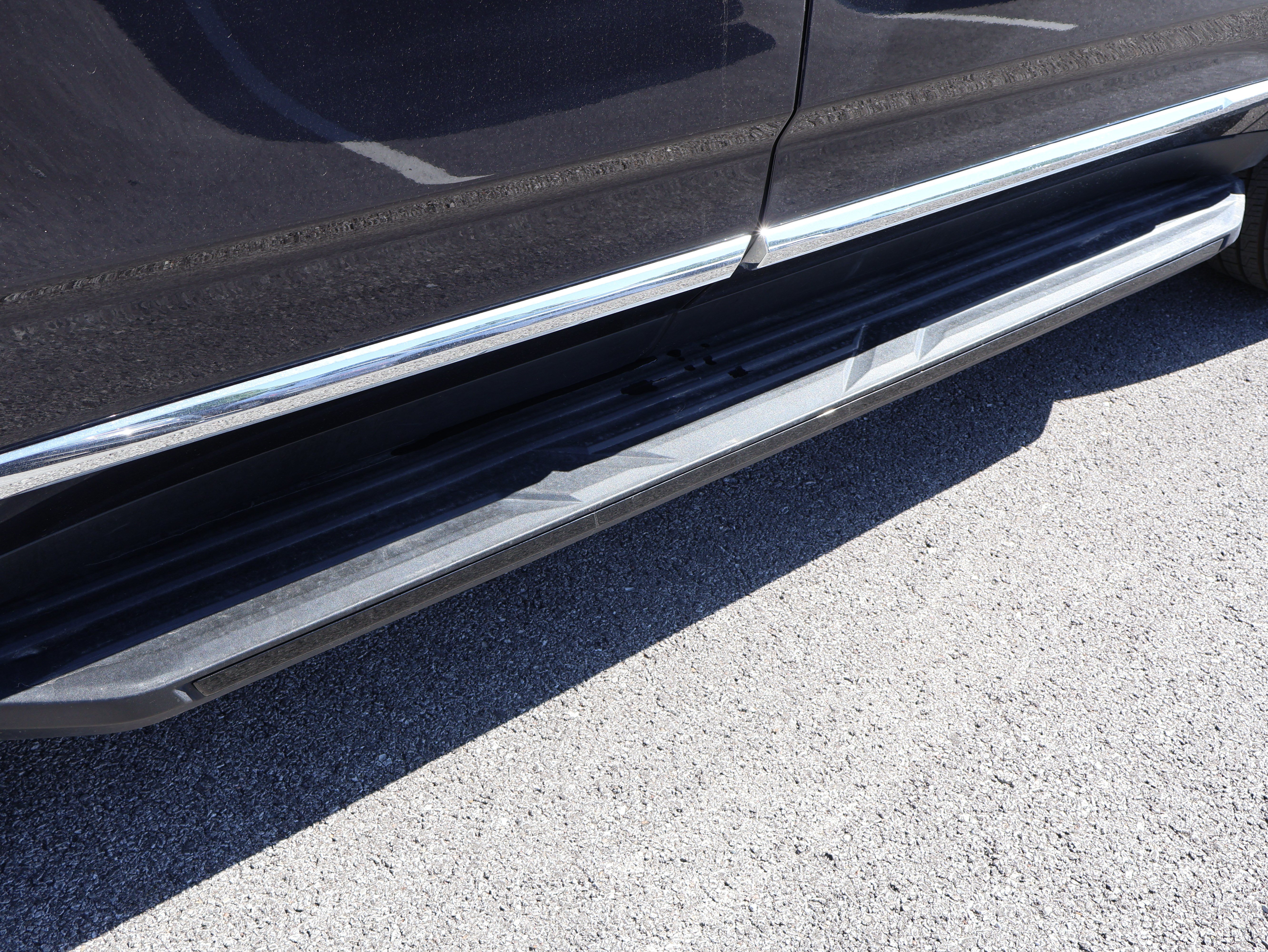 Used 2024 GMC Yukon SLT AWD/4WD image 8