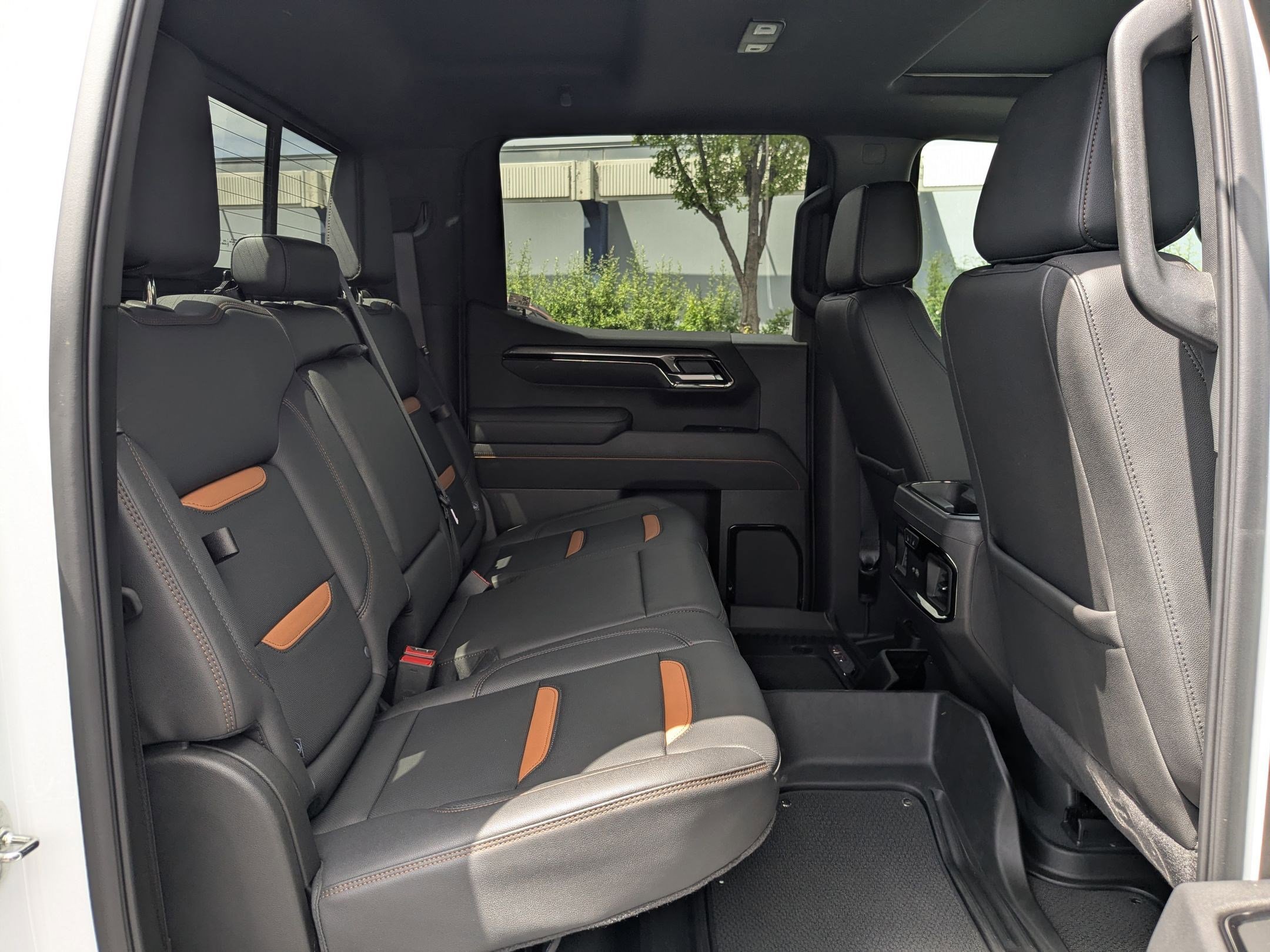 Used 2025 GMC Sierra 1500 AT4 w/ AT4 Premium Package AWD/4WD image 29