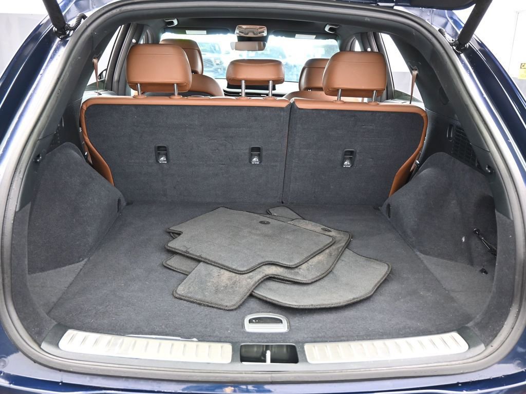 Used 2022 Genesis GV70 2.5T w/ Advanced Package image 40