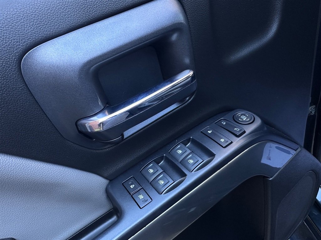 Used 2018 Chevrolet Silverado 1500 LT w/ All Star Edition image 40