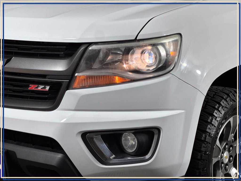 Used 2017 Chevrolet Colorado Z71 AWD/4WD image 2