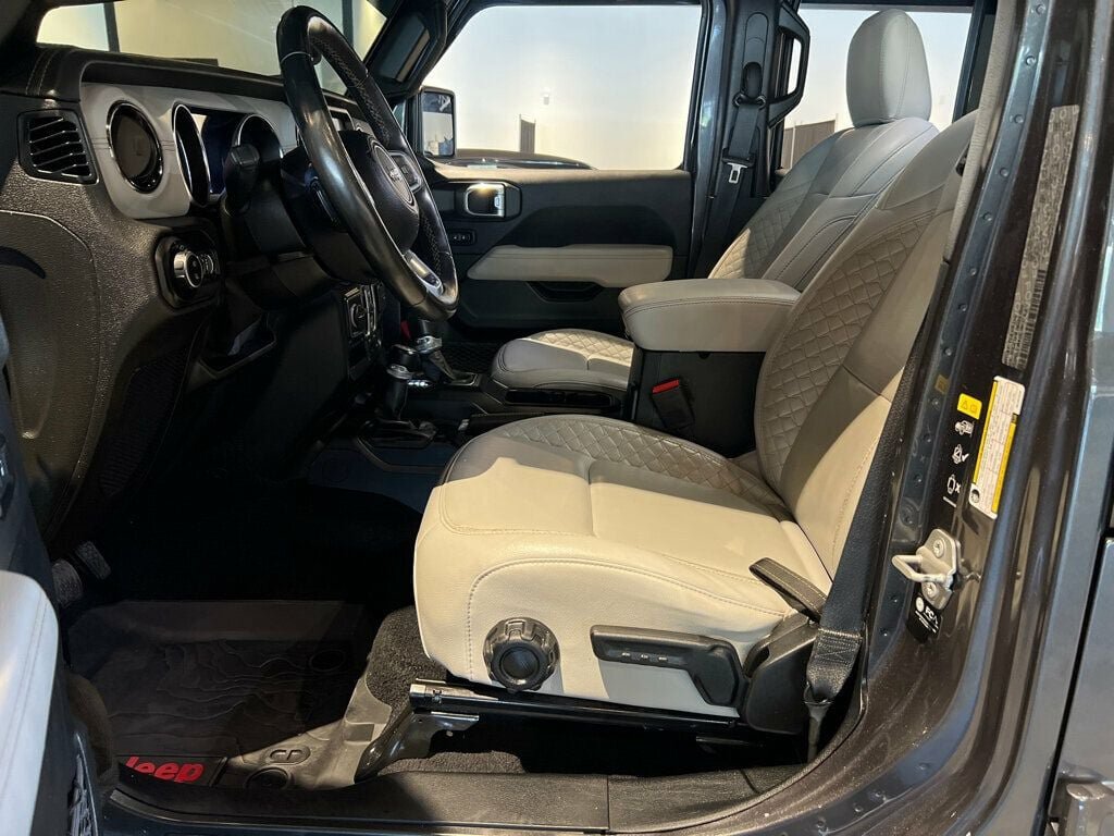 Used 2021 Jeep Gladiator Overland AWD/4WD image 11