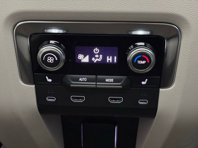 New 2026 GMC Yukon Denali w/ Denali Reserve Package image 8