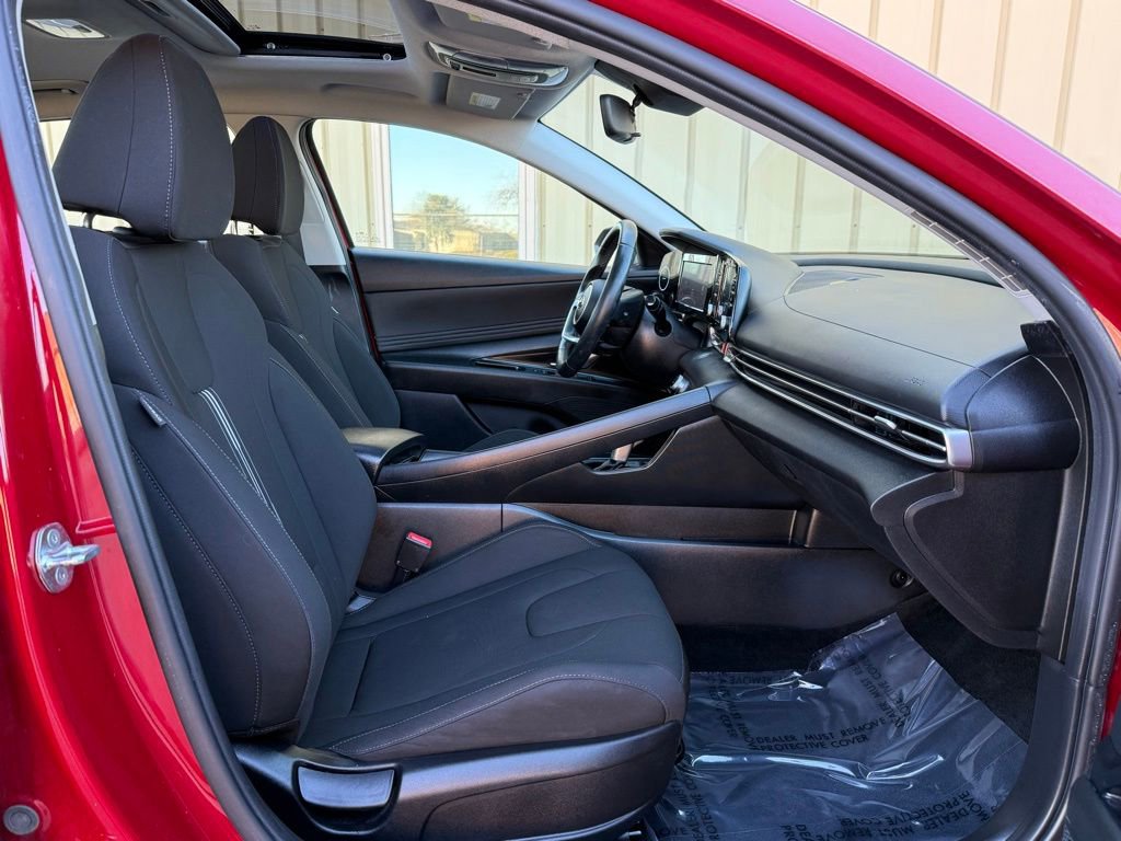 Used 2021 Hyundai Elantra SEL w/ Convenience + Premium Package image 22