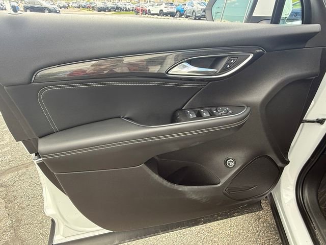 Used 2022 Buick Envision Preferred FWD image 13