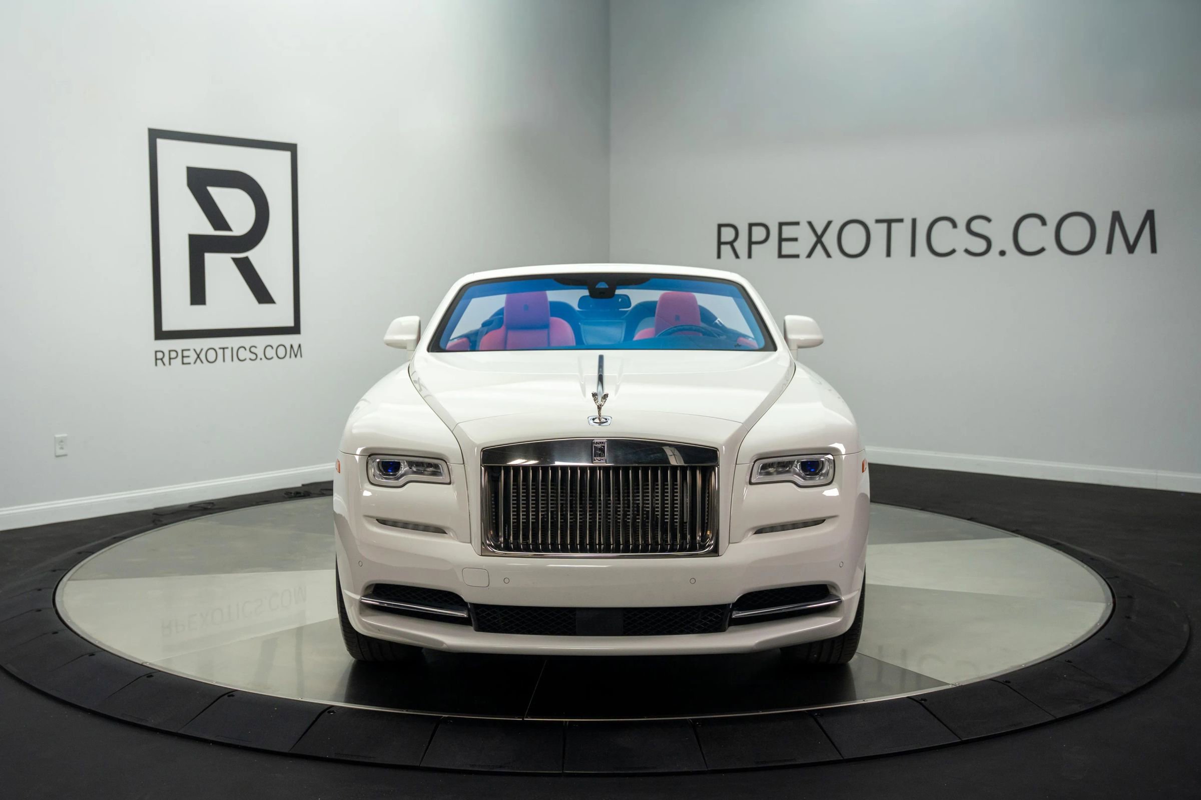 Used 2017 Rolls-Royce Dawn image 11