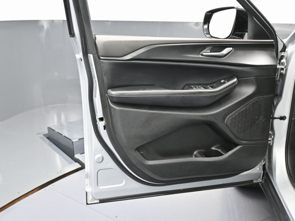 Used 2024 Jeep Grand Cherokee L Laredo image 41