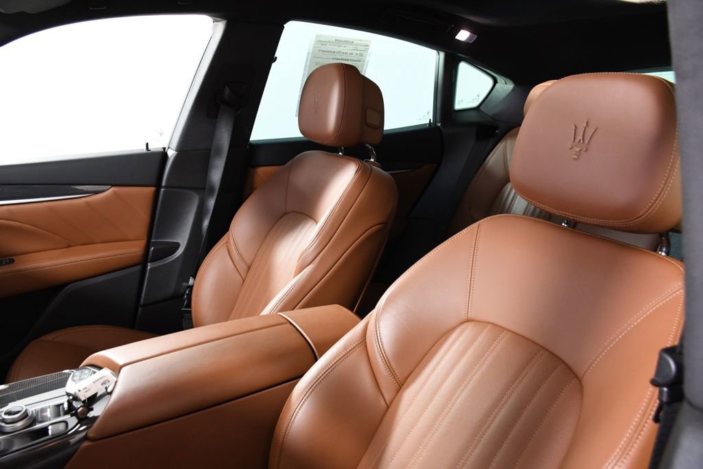 Used 2021 Maserati Levante S image 17