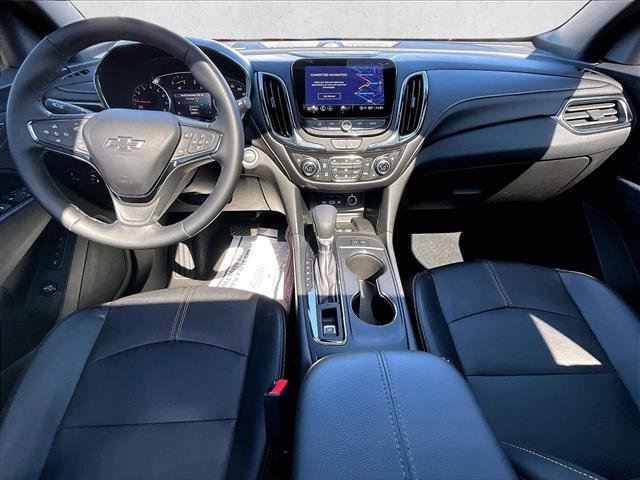 Used 2023 Chevrolet Equinox Premier image 16