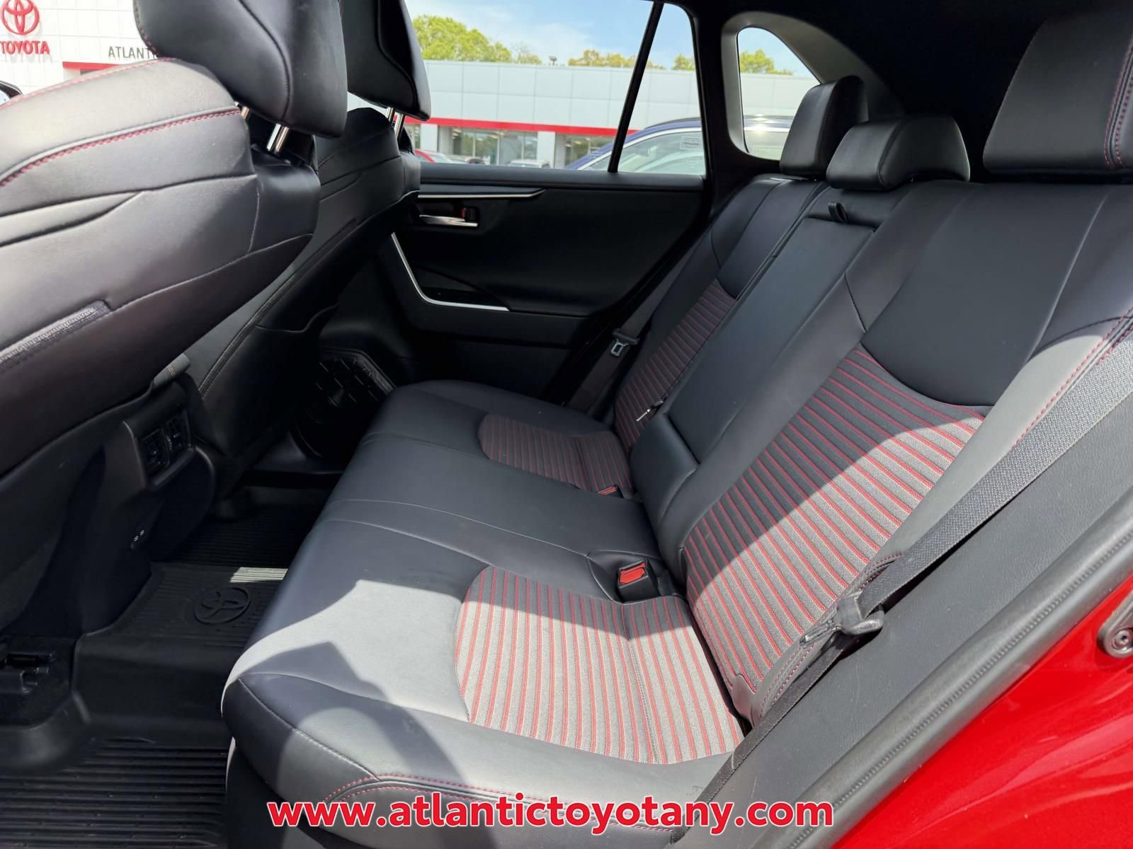 Used 2022 Toyota RAV4 XSE w/ Weather Package AWD/4WD image 16