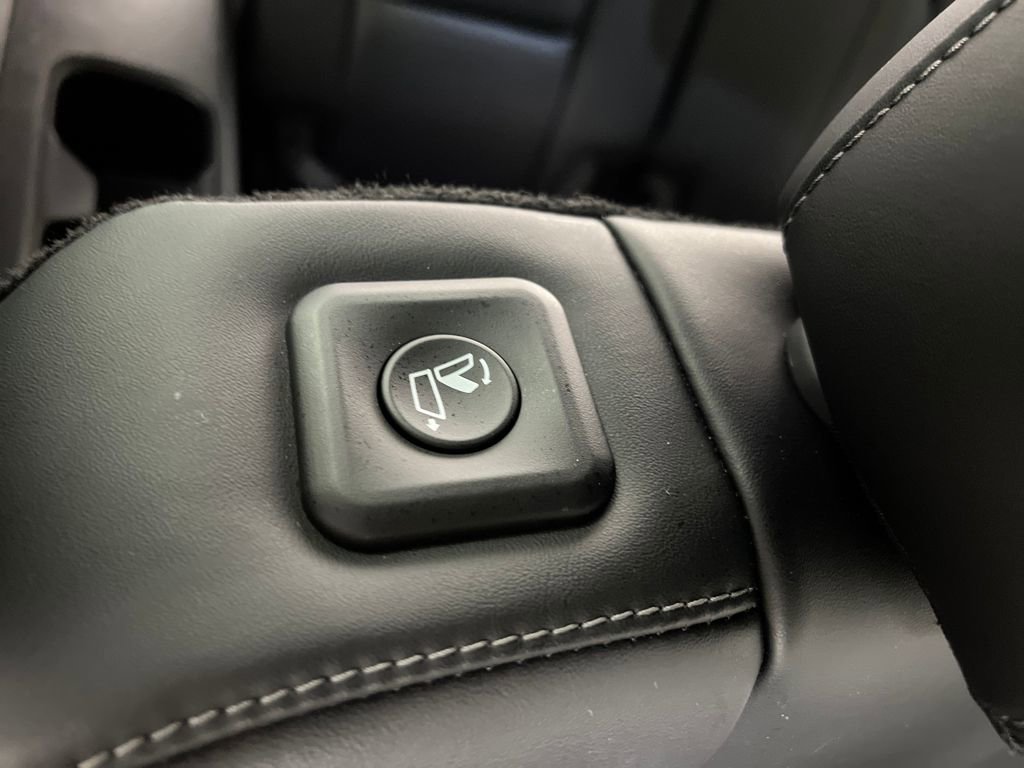 Used 2025 Kia Telluride S image 20