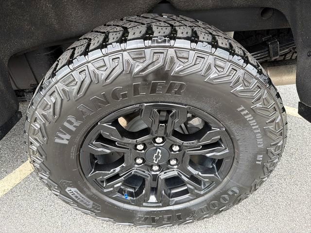 Used 2023 Chevrolet Silverado 1500 ZR2 w/ Technology Package image 19