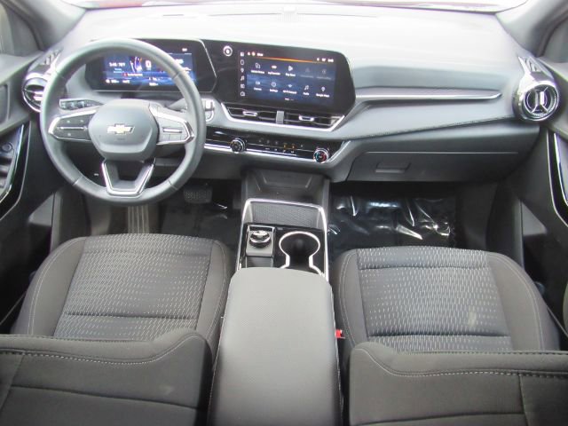 Used 2026 Chevrolet Equinox LT image 3