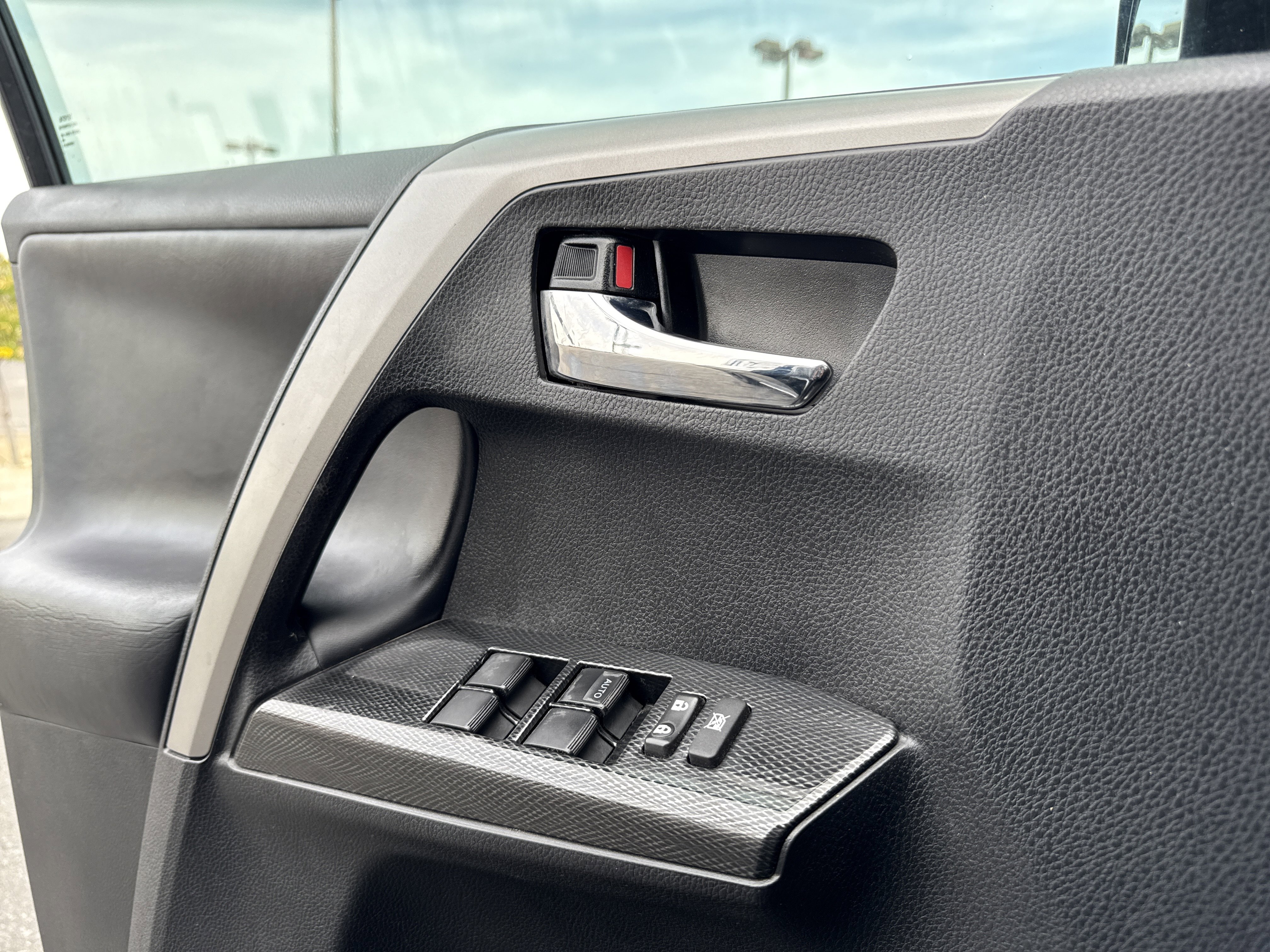 Used 2018 Toyota RAV4 Adventure image 11