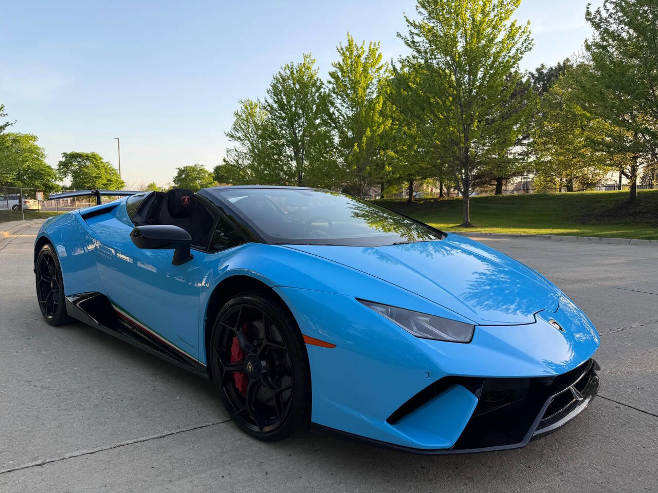 Used 2018 Lamborghini Huracan Performante AWD/4WD image 1
