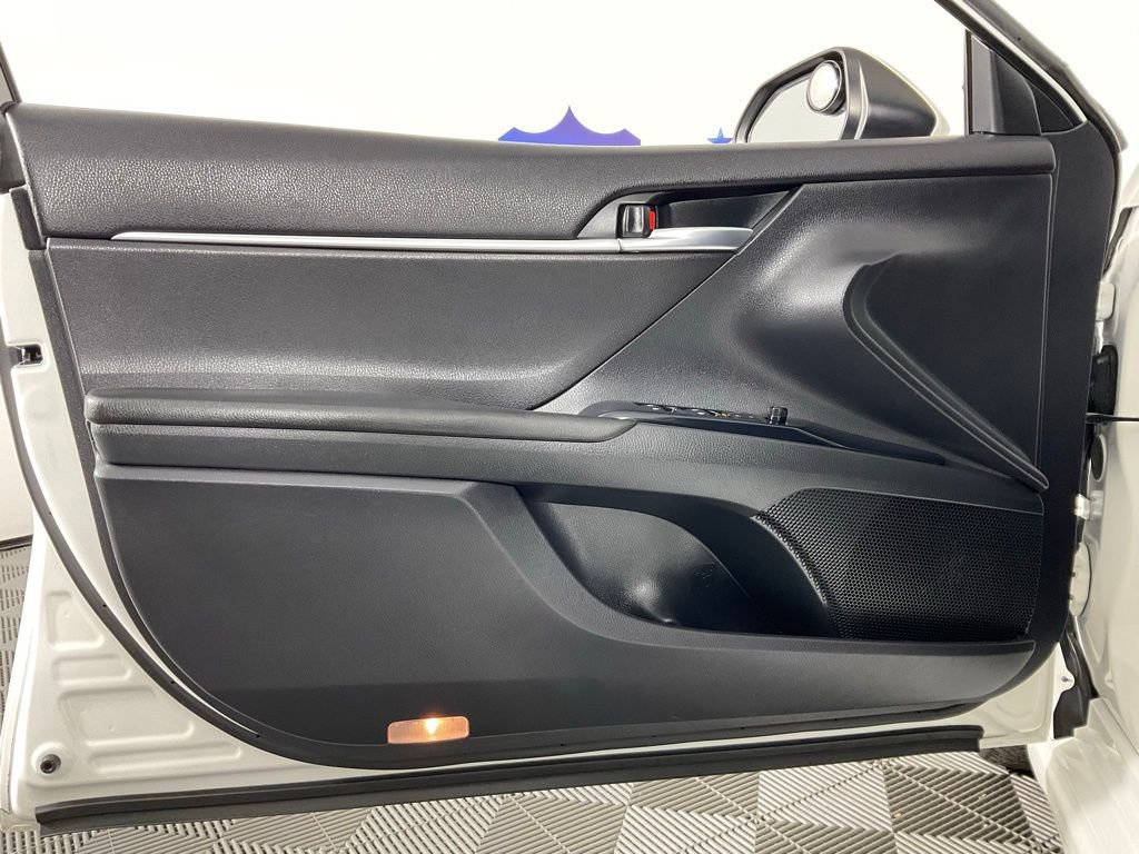 Used 2018 Toyota Camry SE FWD image 12