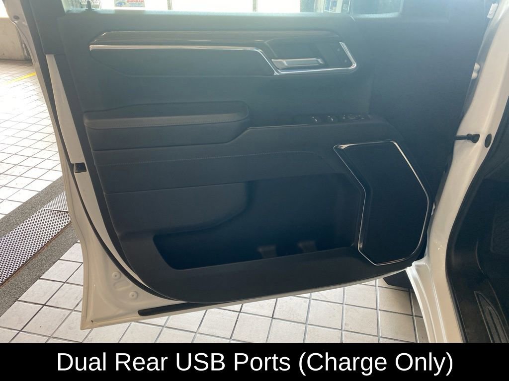 Used 2024 Chevrolet Silverado 1500 RST w/ Redline Edition AWD/4WD image 11
