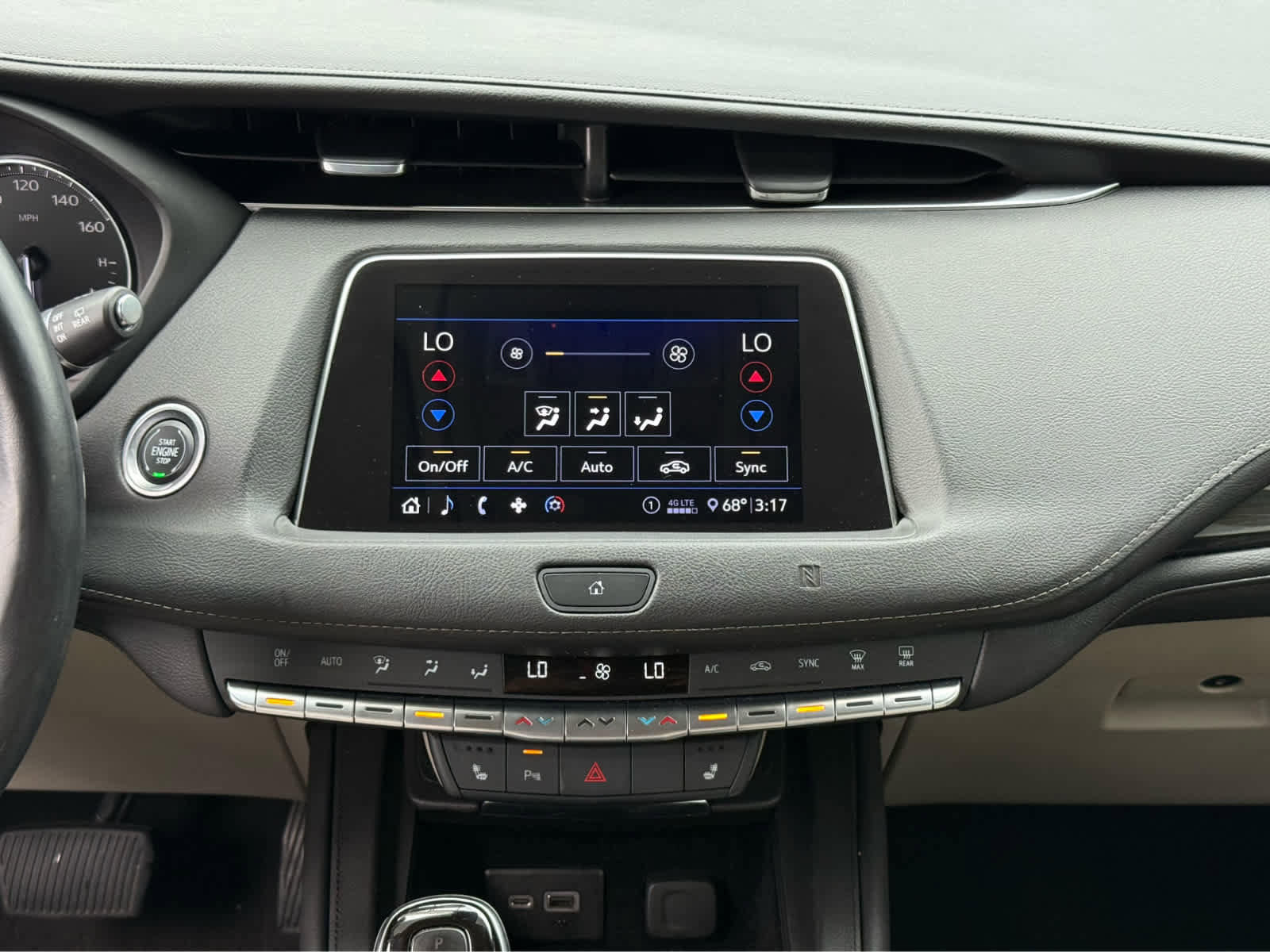 Used 2020 Cadillac XT4 Premium Luxury w/ Cold Weather Package FWD image 29