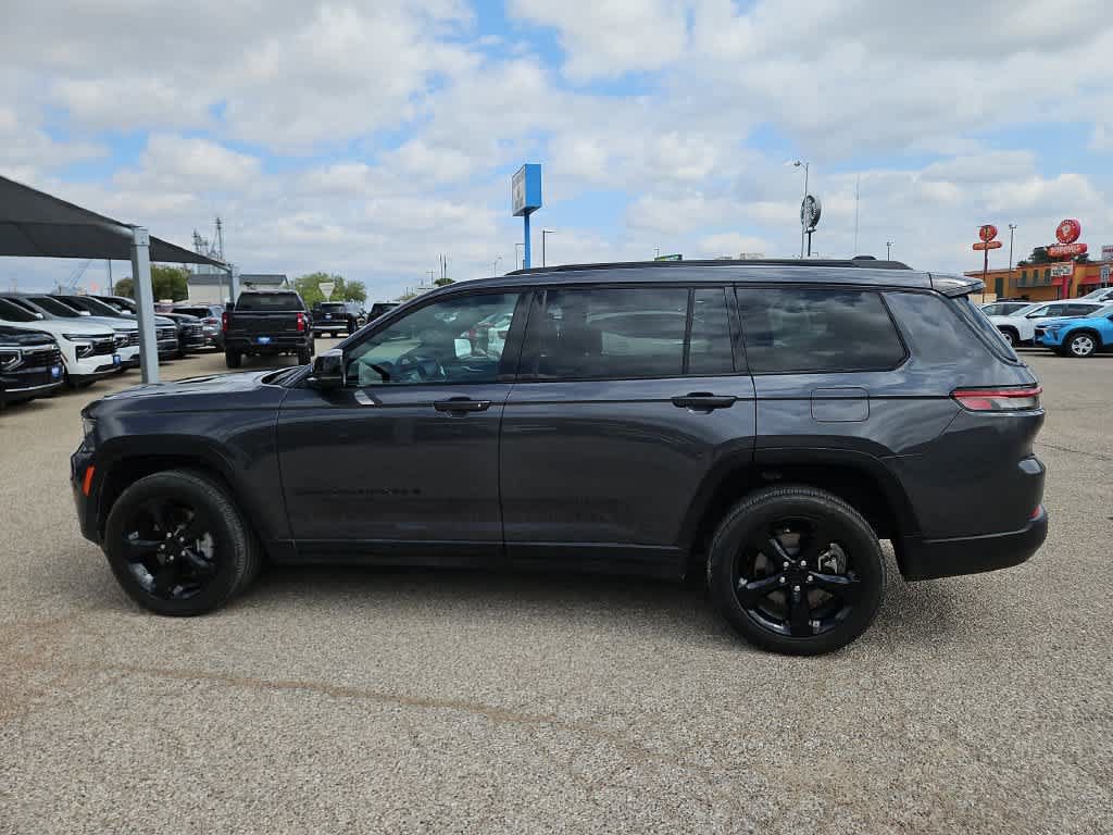 Used 2025 Jeep Grand Cherokee L Laredo RWD image 5