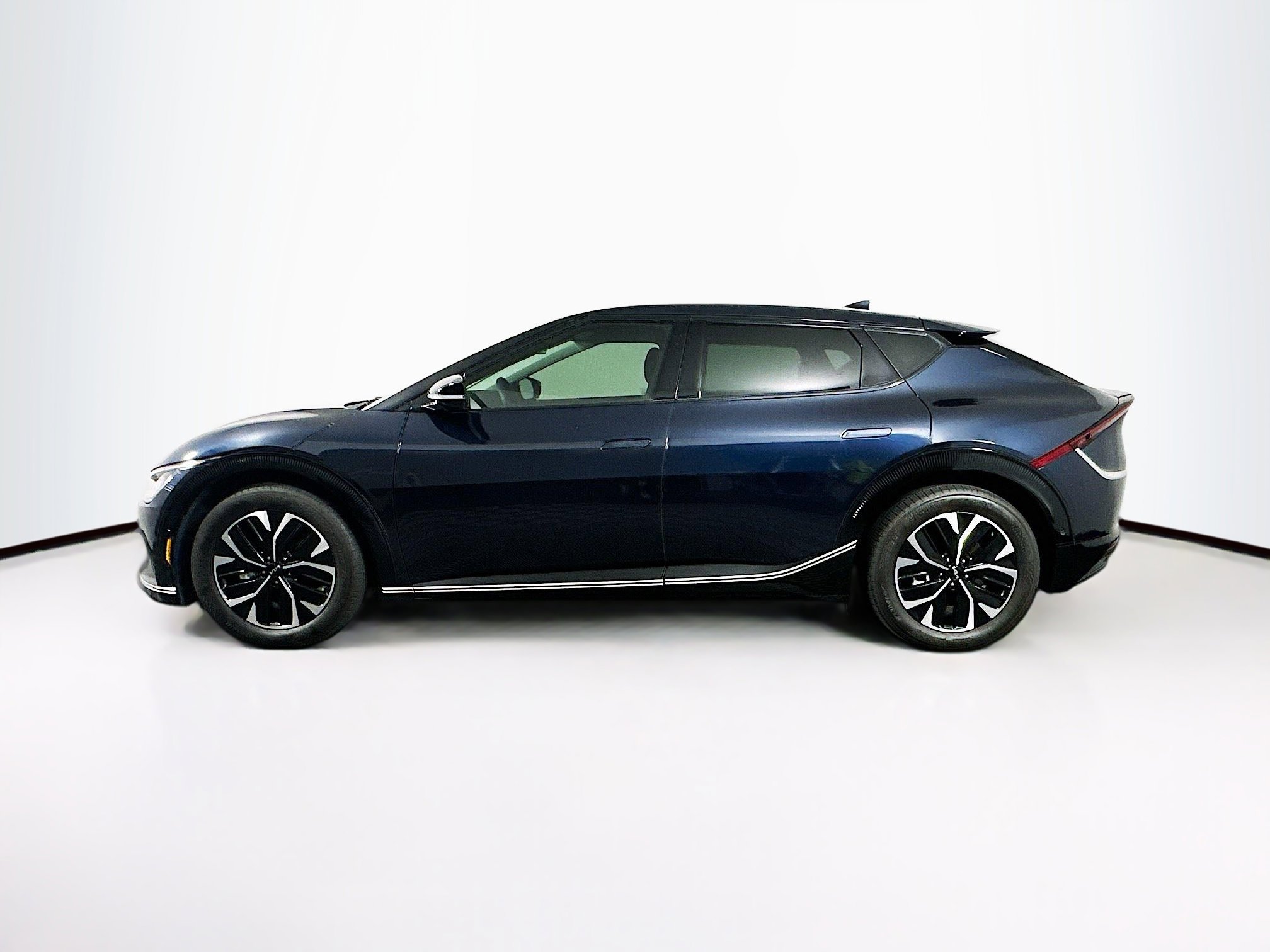 Used 2023 Kia EV6 Wind w/ Wind Technology Package AWD/4WD image 4