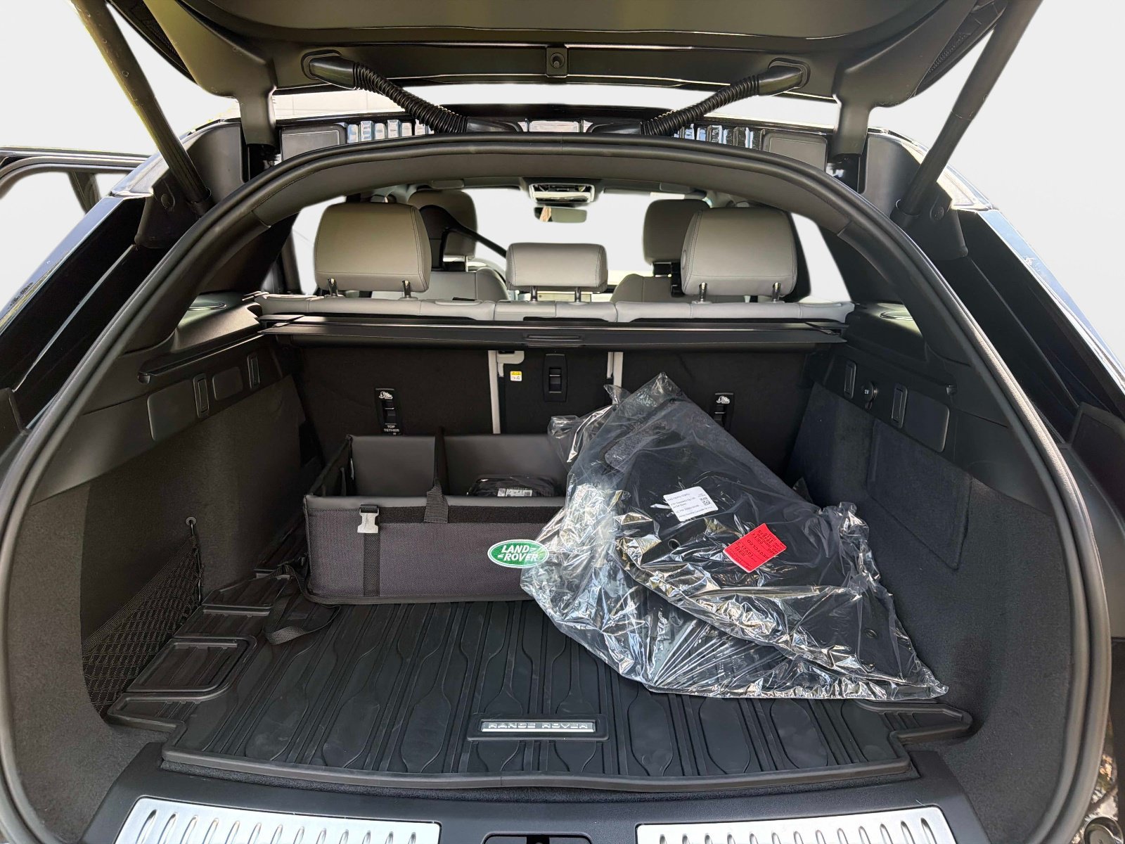 New 2026 Land Rover Range Rover Velar Belgravia AWD/4WD image 10