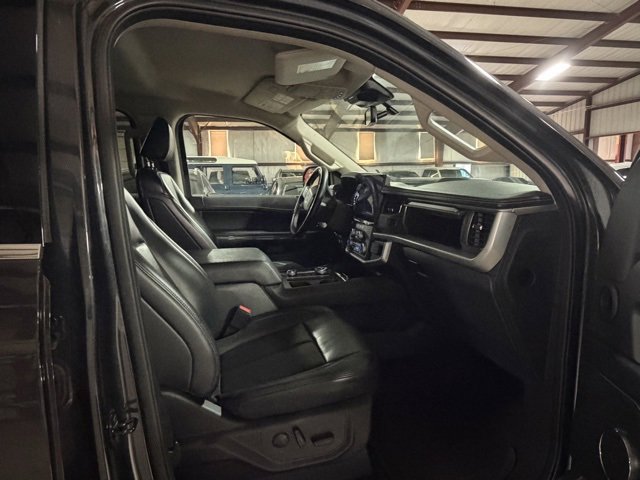 Used 2024 Ford Expedition XLT image 11