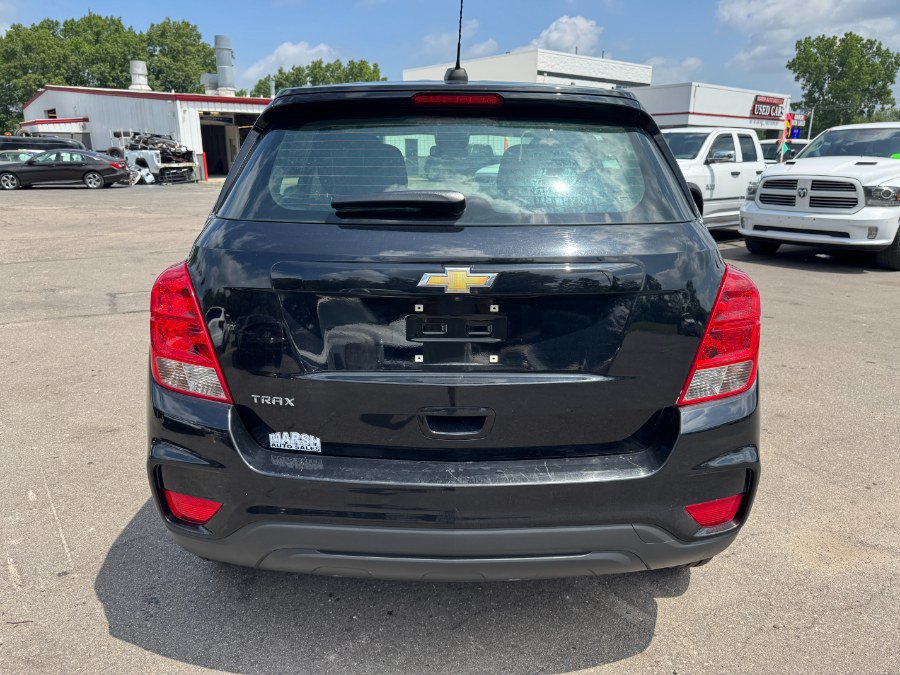 Used 2020 Chevrolet Trax LS FWD image 4