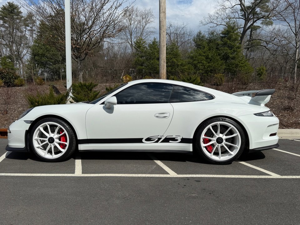 Certified 2015 Porsche 911 GT3 image 2