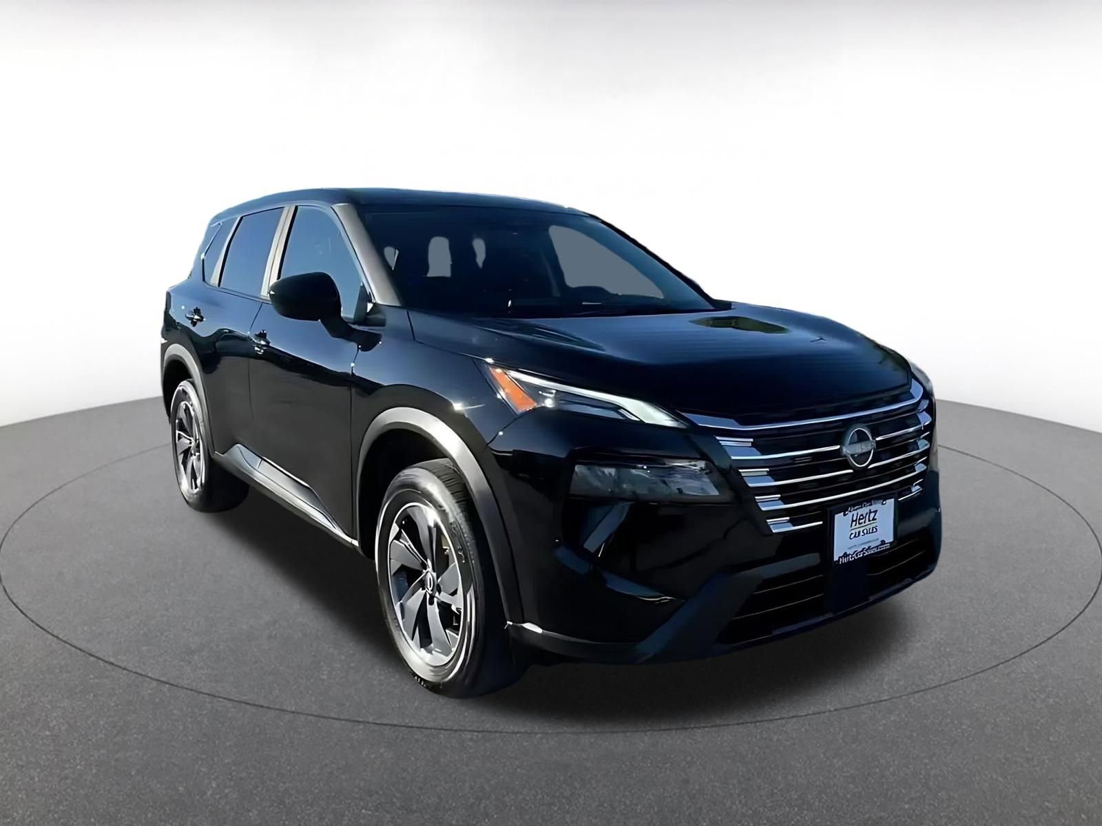 Used 2025 Nissan Rogue SV image 3