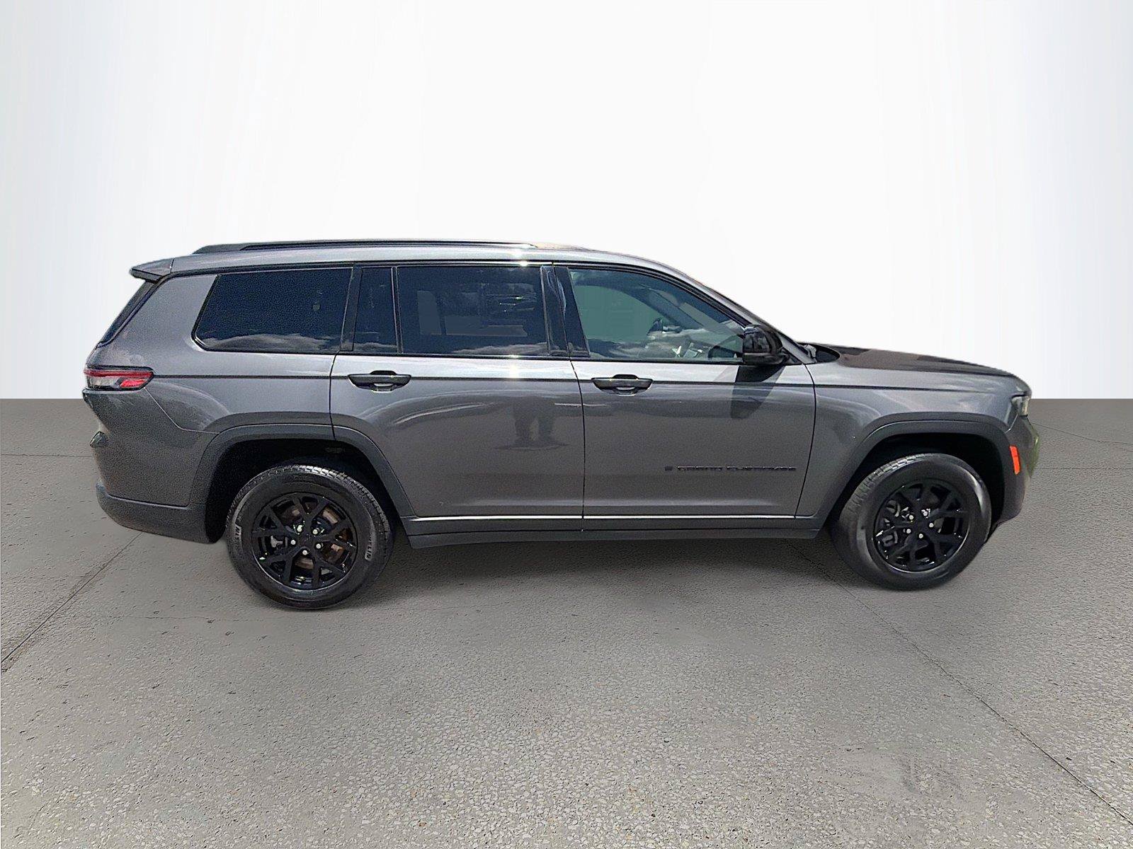 Used 2024 Jeep Grand Cherokee L Laredo AWD/4WD image 3