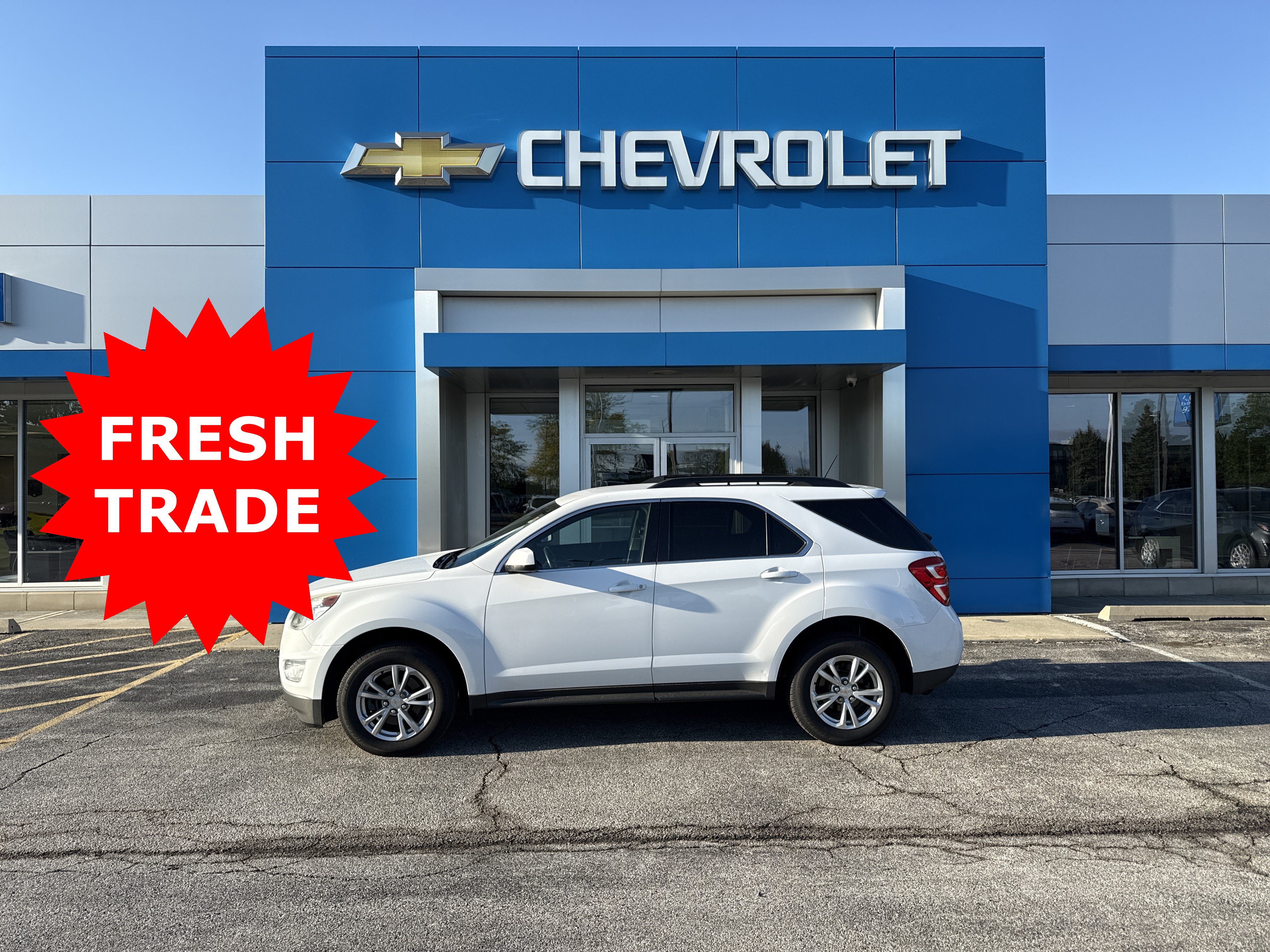 Used 2017 Chevrolet Equinox LT w/ Convenience Package FWD image 2