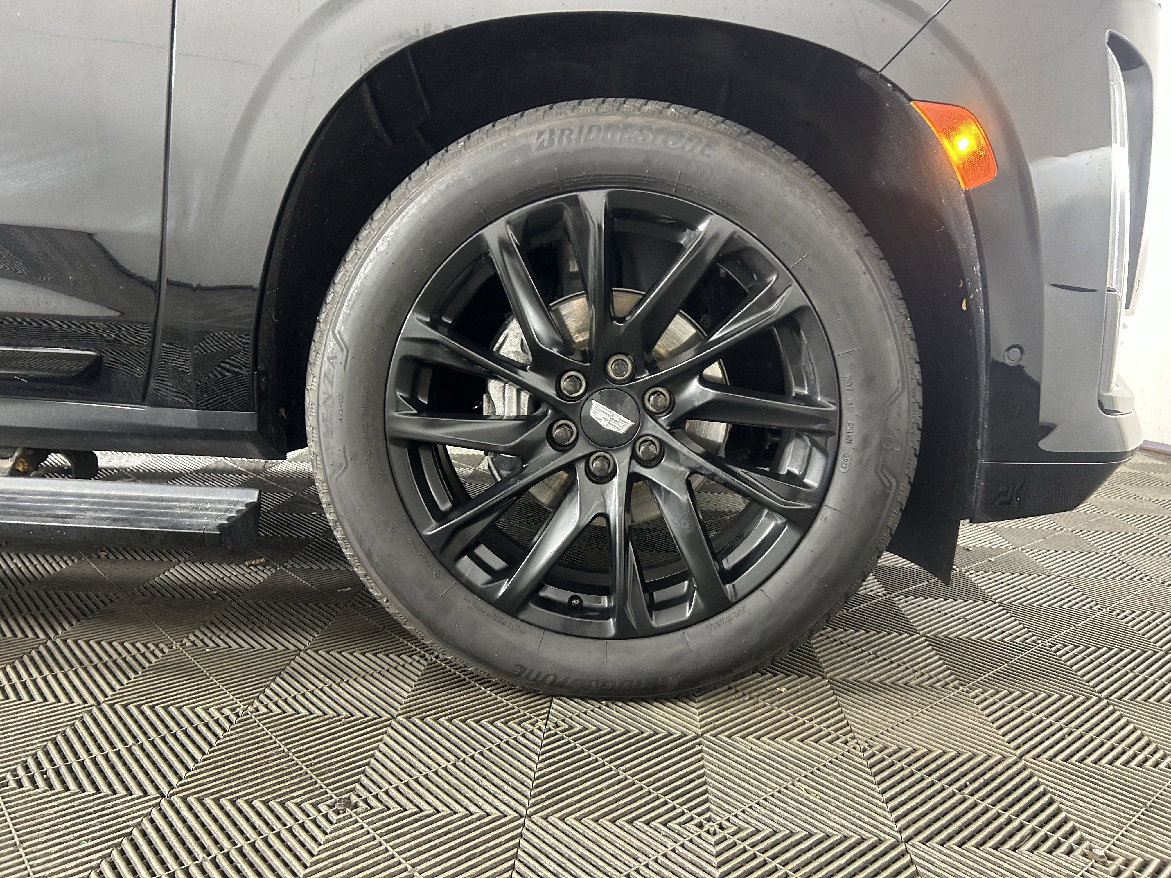 Used 2023 Cadillac Escalade ESV Sport w/ LPO, ONYX Package image 51