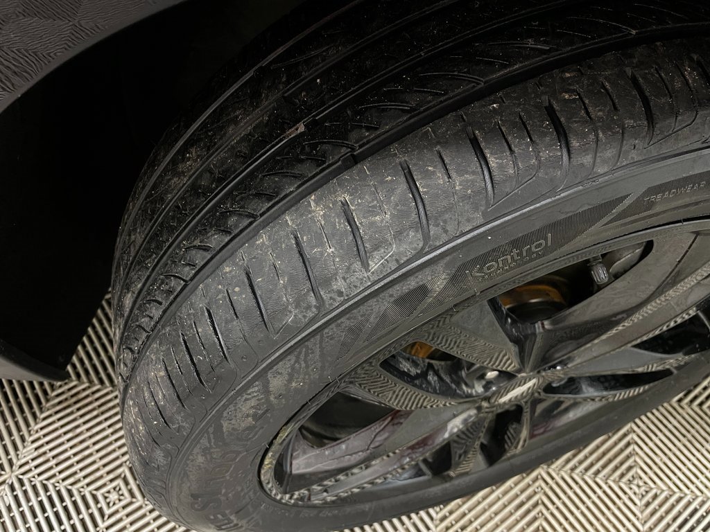 Certified 2020 Chevrolet Equinox LT w/ Midnight Edition image 49