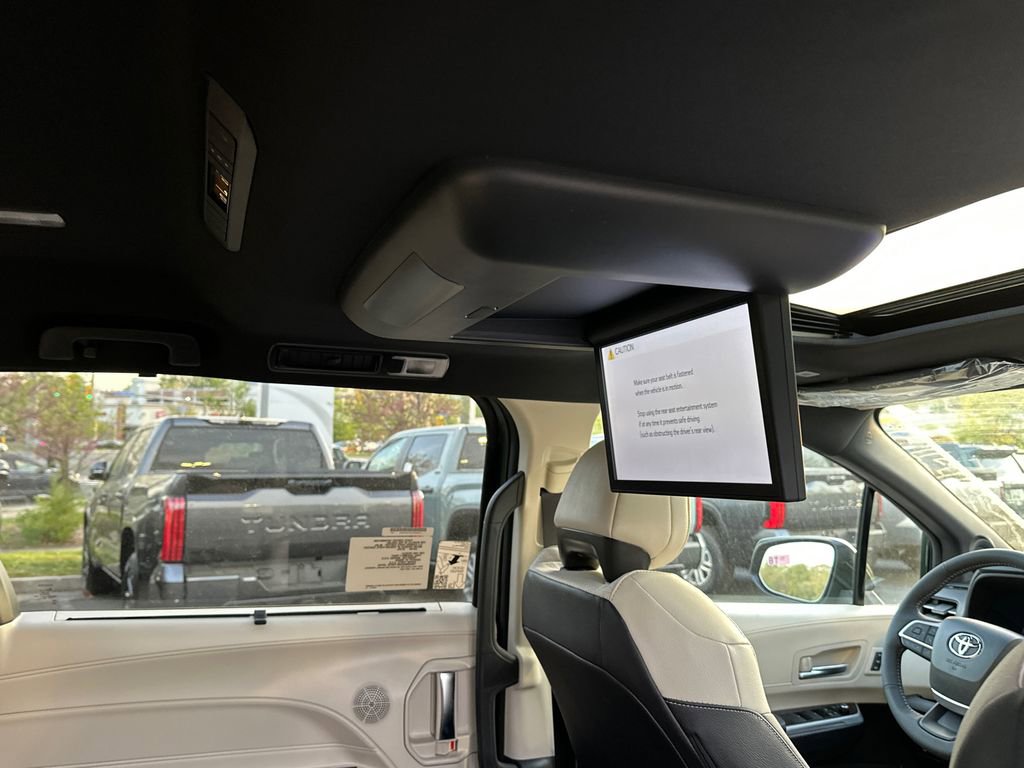 New 2026 Toyota Sienna Platinum image 18