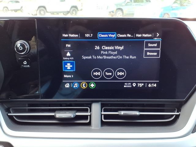 Used 2024 Chevrolet Trax RS w/ Sunroof Package FWD image 26