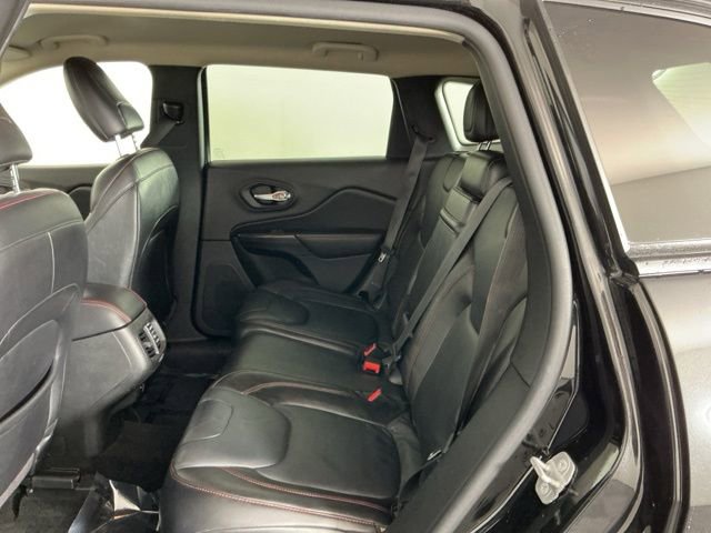 Used 2014 Jeep Cherokee Trailhawk w/ Leather Interior Group AWD/4WD image 25