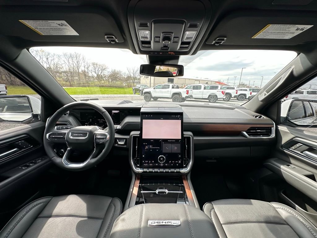 Used 2025 GMC Yukon XL Denali w/ Sun & Power Step Package image 10