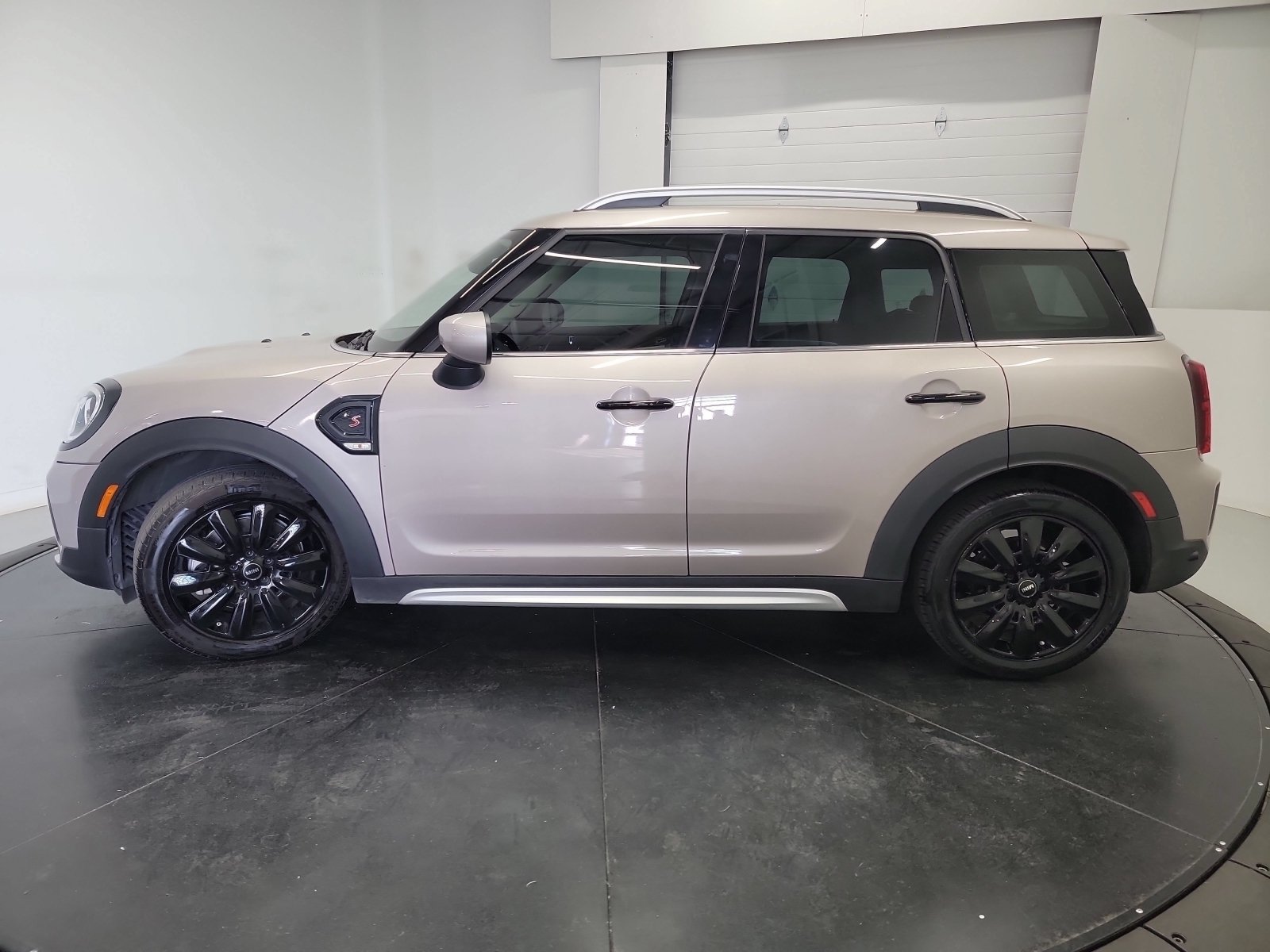 Used 2023 MINI Cooper Countryman S w/ Signature Upholstery Package FWD image 4