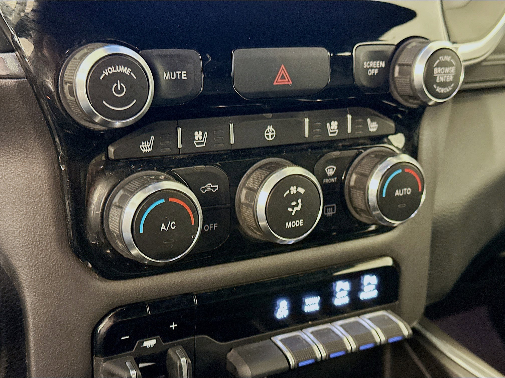 Used 2022 RAM 1500 Laramie w/ Sport Appearance Package image 24