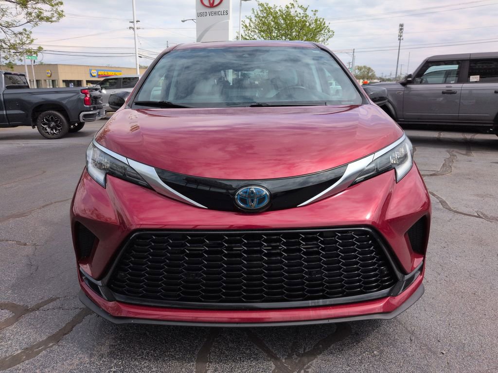 Used 2021 Toyota Sienna XSE AWD/4WD image 8