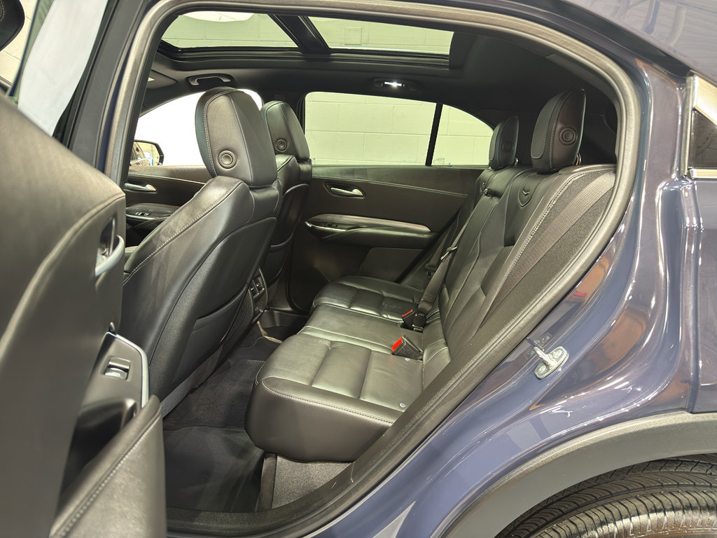 Used 2025 Cadillac XT4 Premium Luxury image 10