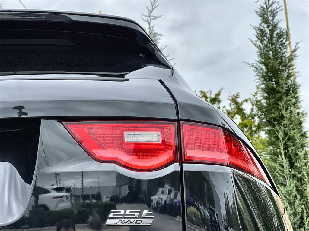 Used 2020 Jaguar F-PACE Prestige image 10